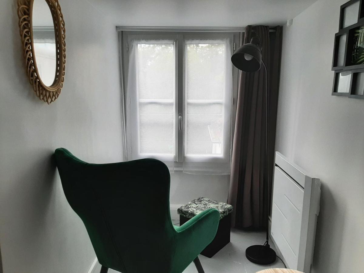 La Maison De L 'Arbre Sec ฟงแตนโบล ภายนอก รูปภาพ